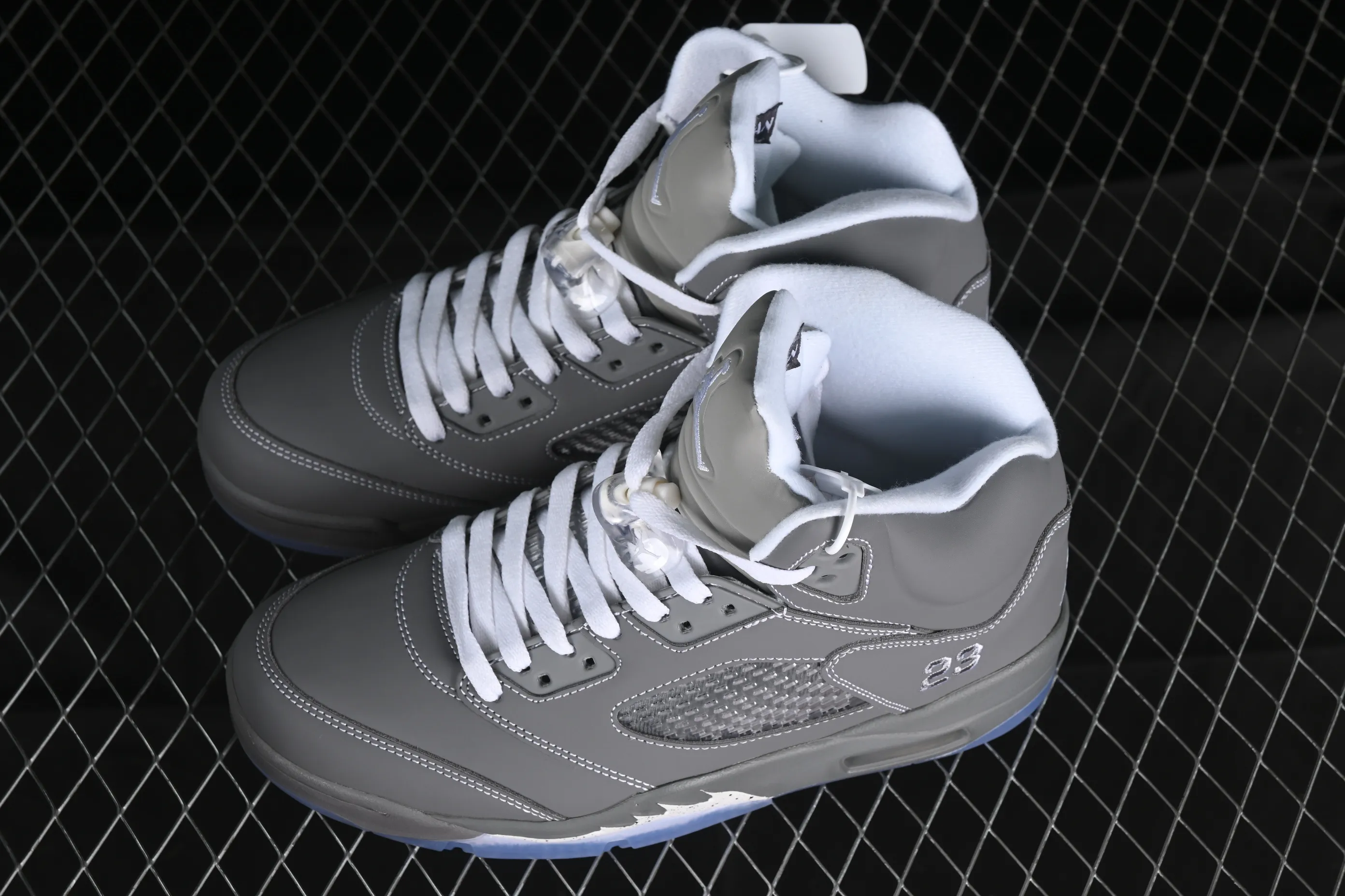 All categories Air Jordan Jordan series basketball shoes Air Jordan 5 Air Jordan 5 Retro AJ5 Joe 5 wolf gray color 136027-005